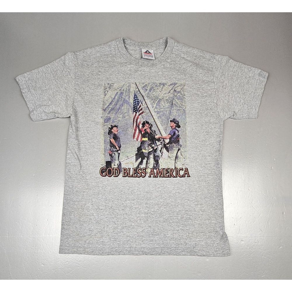 God Bless America 9/11 T-shirt Mens Large. Vintage 2001 Single Stitch. Sept 11th